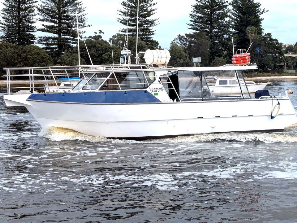 Linni 36ft day cruiser for boat hire in Perth